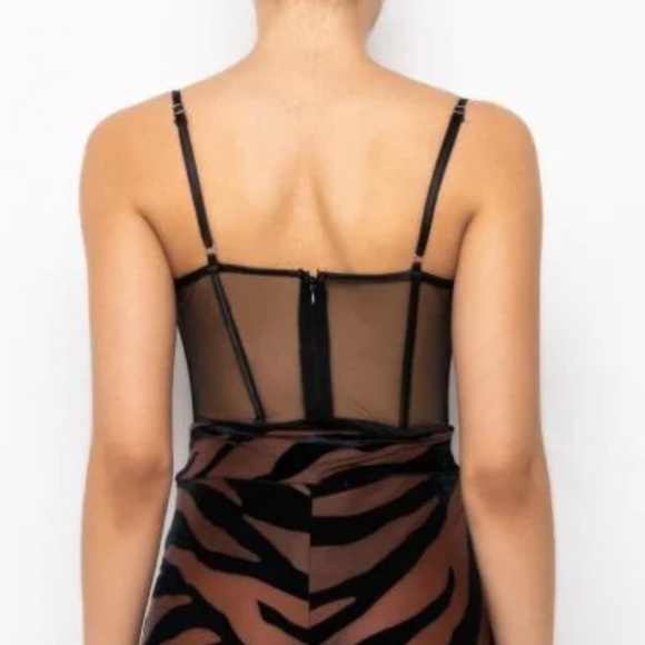 AKIRA Black Mesh Corset Bodysuit - Picture 4 of 4